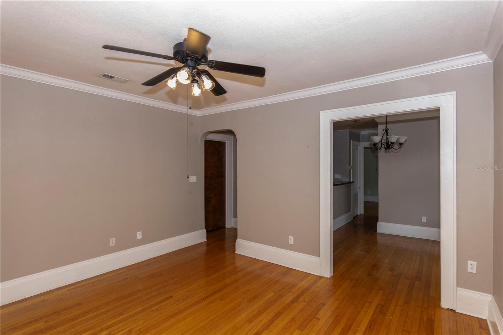Image 7 of 13 For 613 Ridgewood Street 5