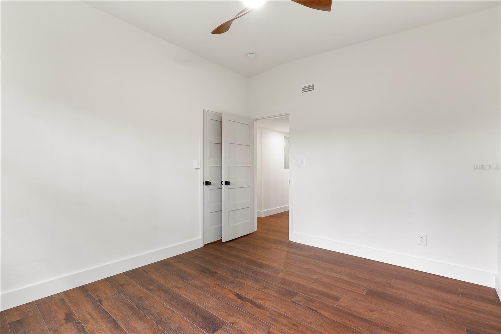 Image 22 of 31 For 1401 Canberra Avenue
