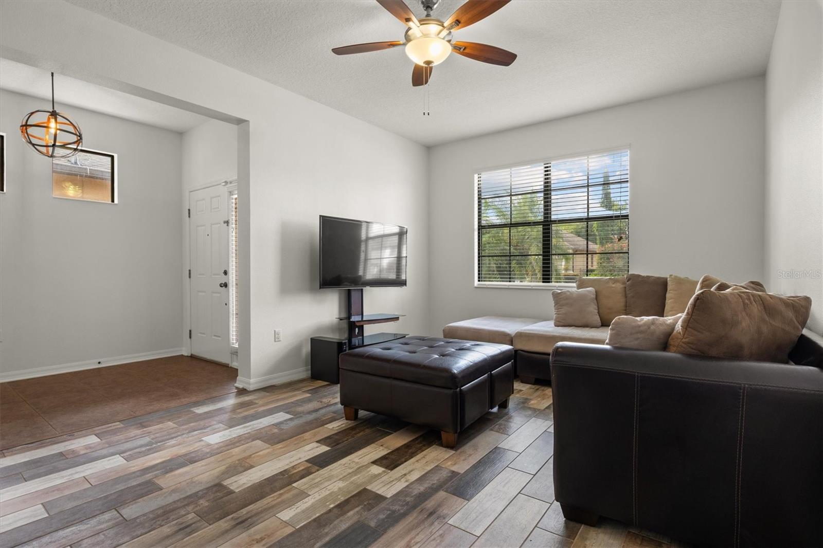 Image 8 of 44 For 10111 Tierra Bella Drive