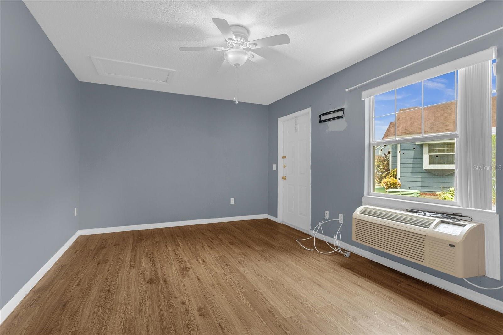 Image 4 of 5 For 843 Caribbean Drive