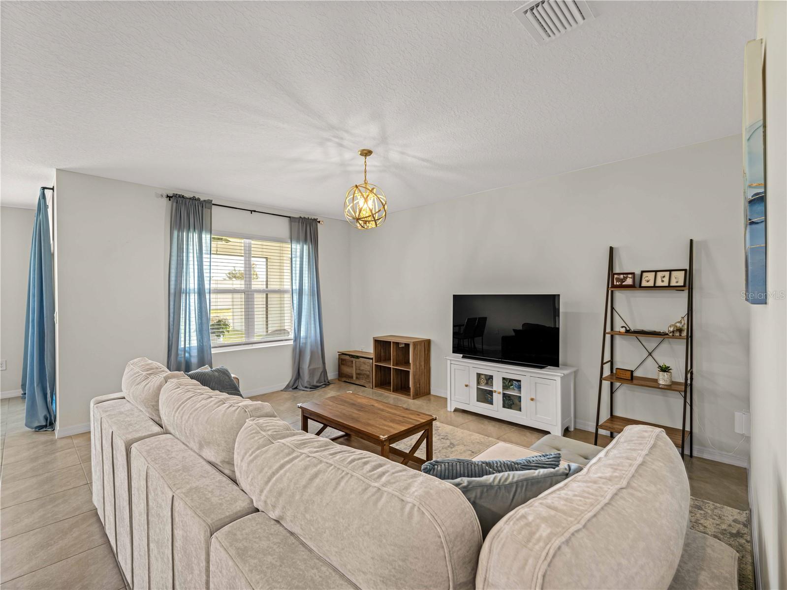 Image 4 of 34 For 17737 Canopy Place