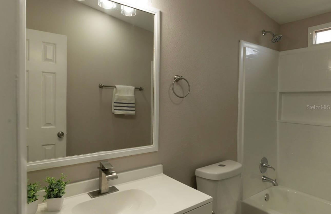 Image 15 of 20 For 1220 Zapata Place