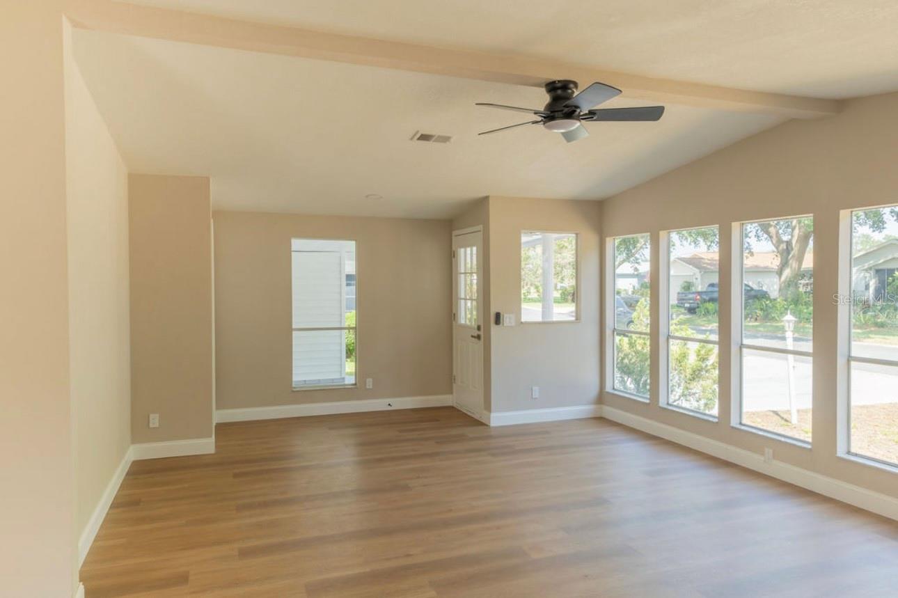 Image 4 of 20 For 1220 Zapata Place