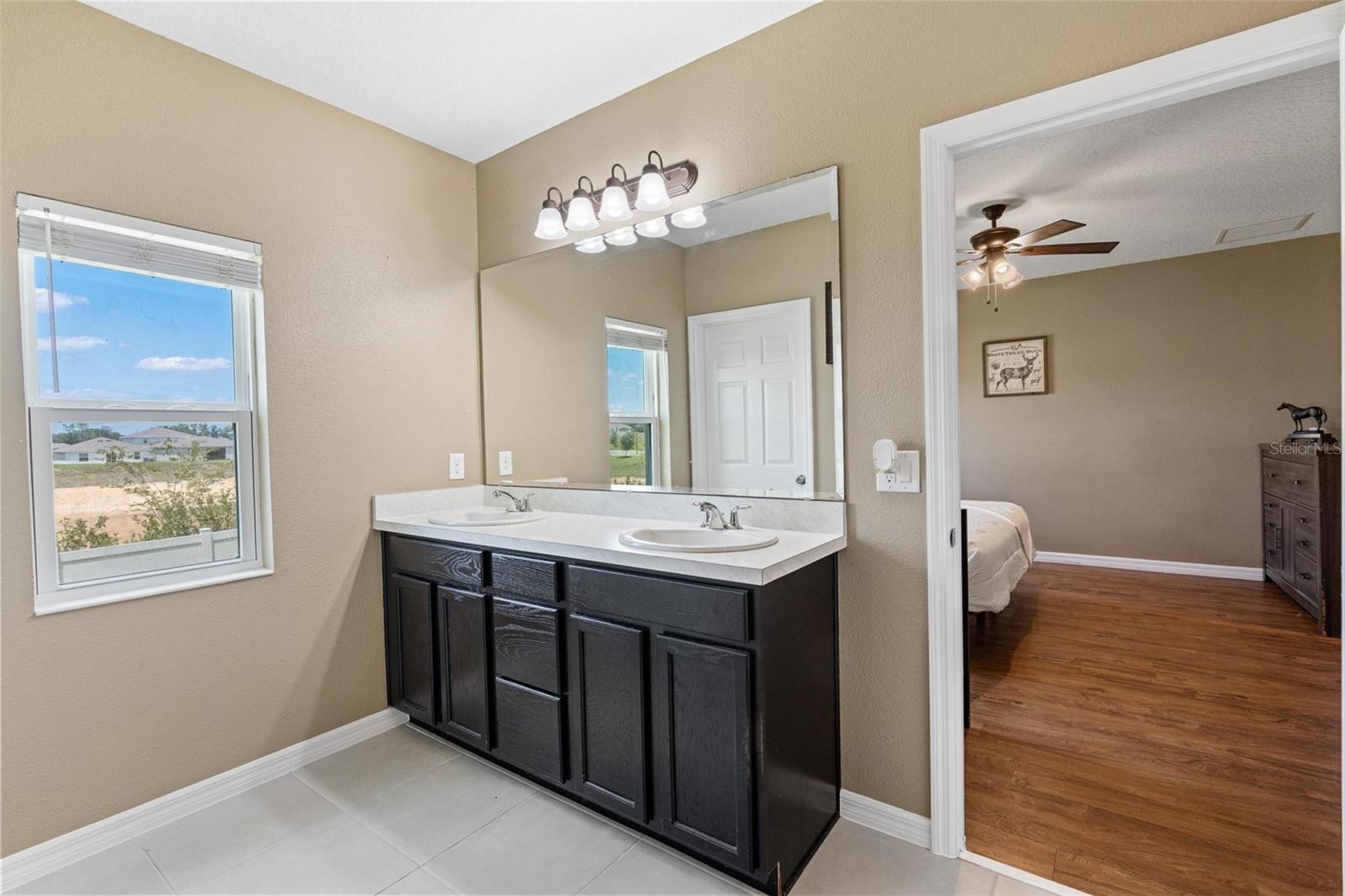 Image 13 of 37 For 5515 Windsong Oak Dr