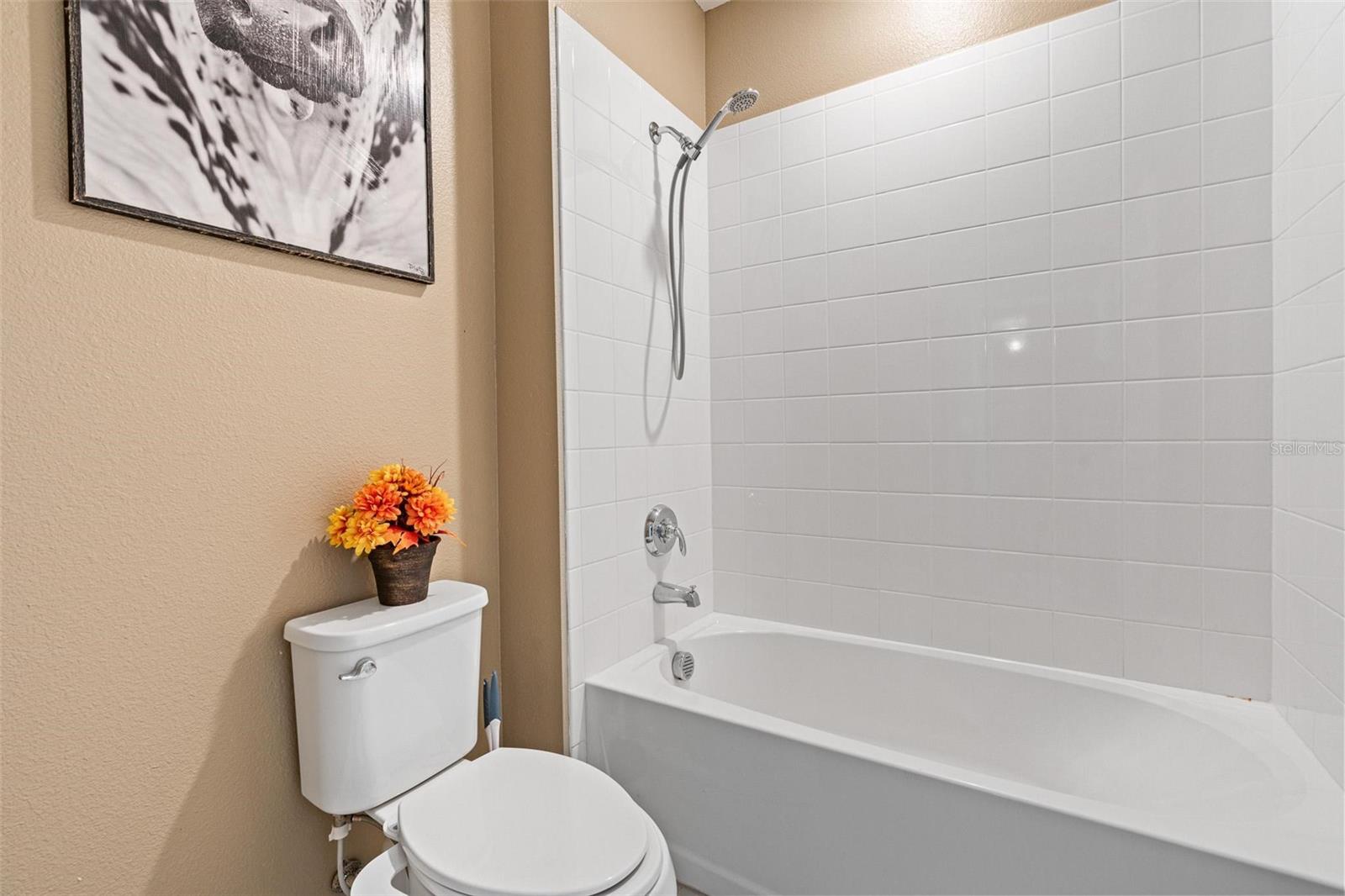 Image 17 of 37 For 5515 Windsong Oak Dr