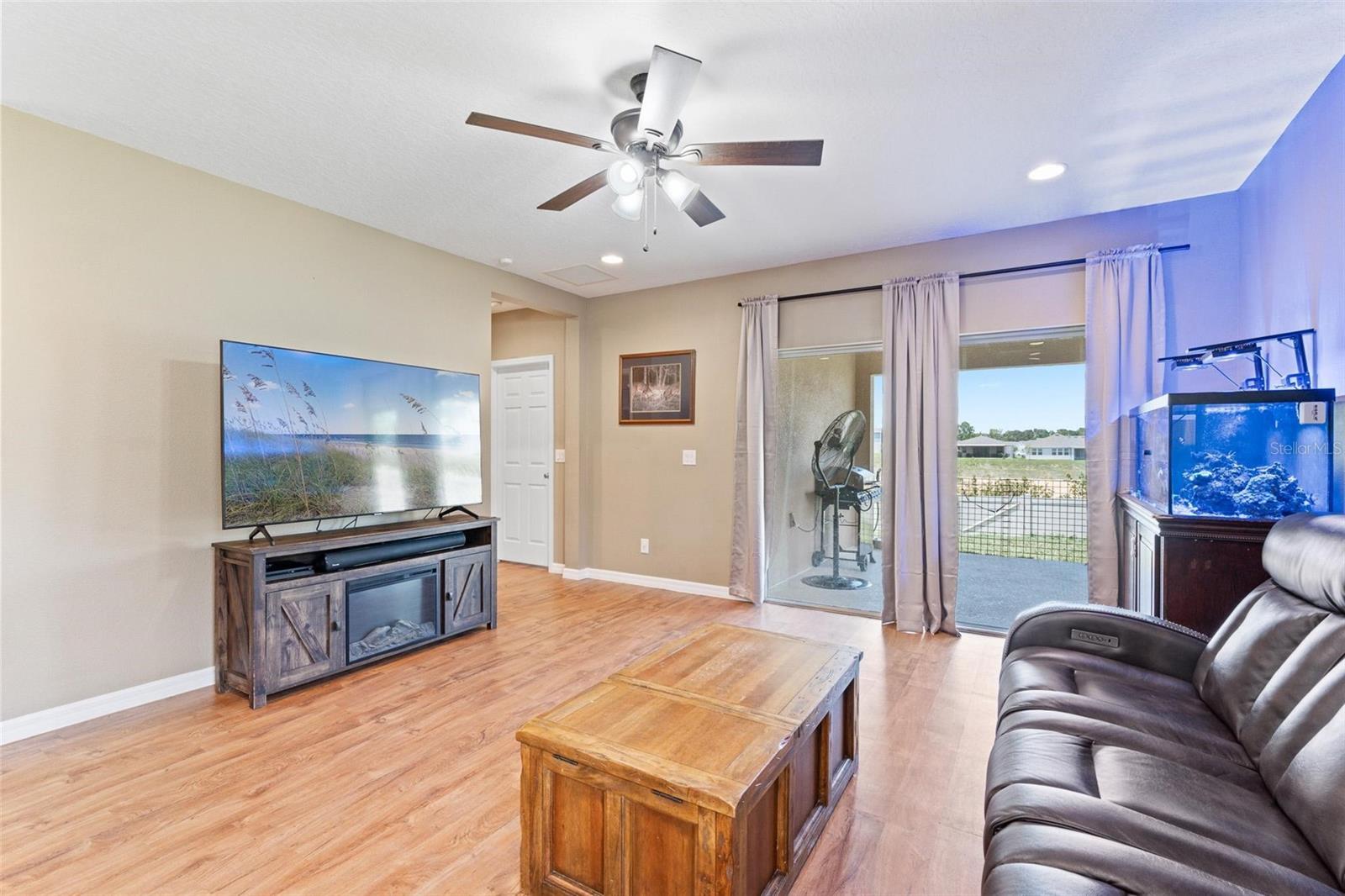 Image 21 of 37 For 5515 Windsong Oak Dr