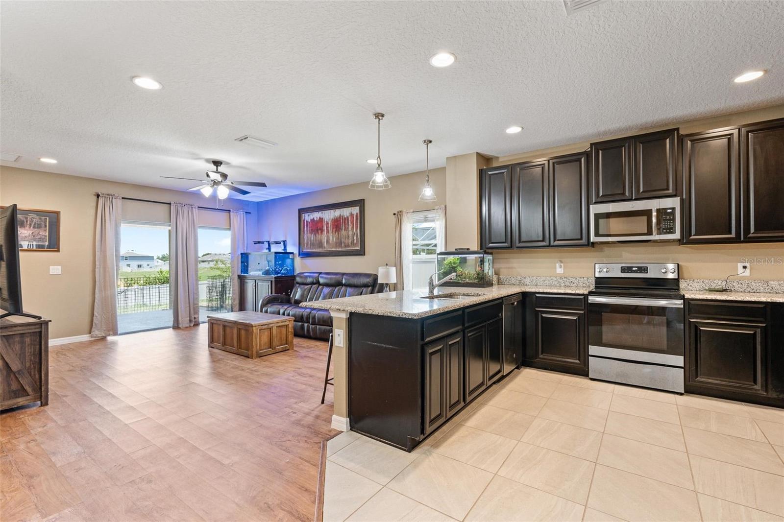 Image 7 of 37 For 5515 Windsong Oak Dr