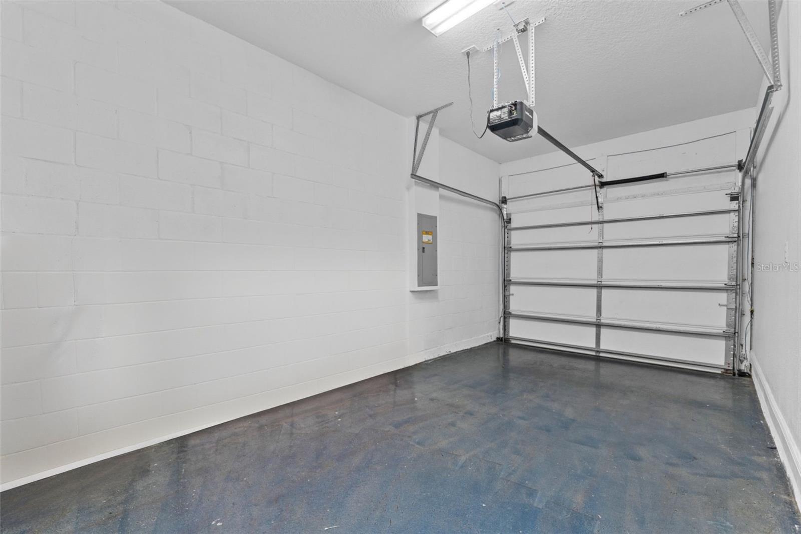 Image 31 of 48 For 206 Aberdeen Street St