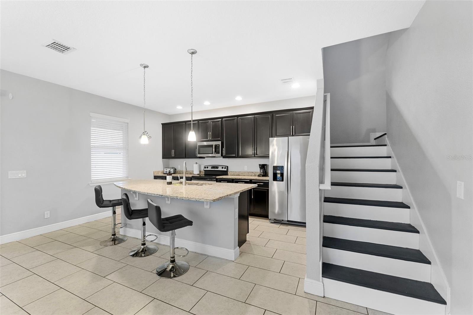 Image 9 of 48 For 206 Aberdeen Street St