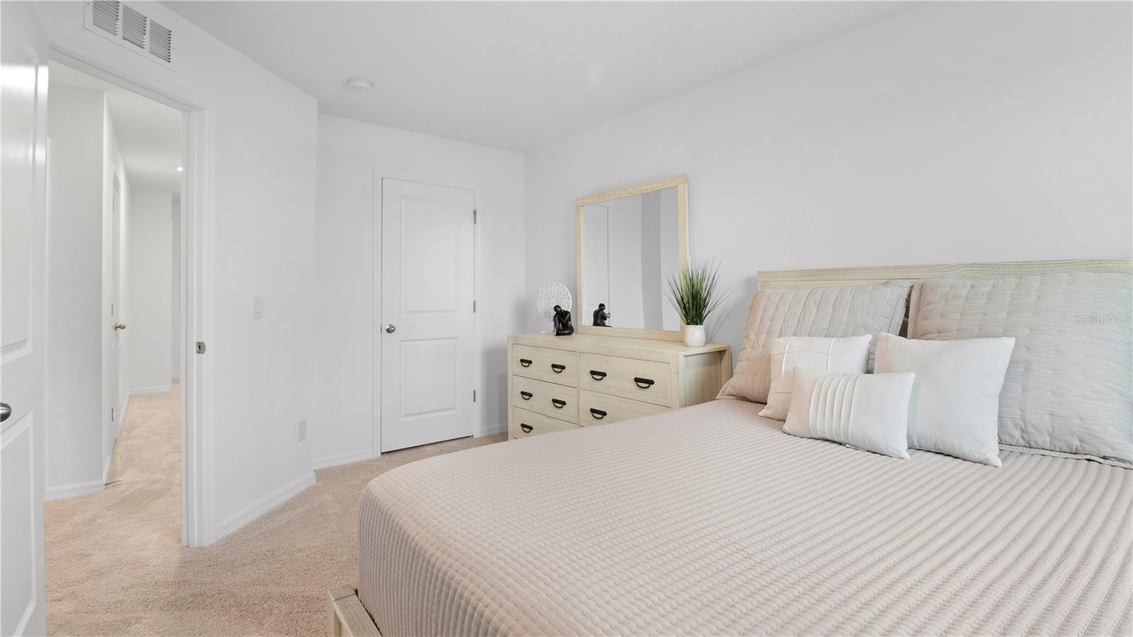 Image 21 of 35 For 733 Longboat Drive