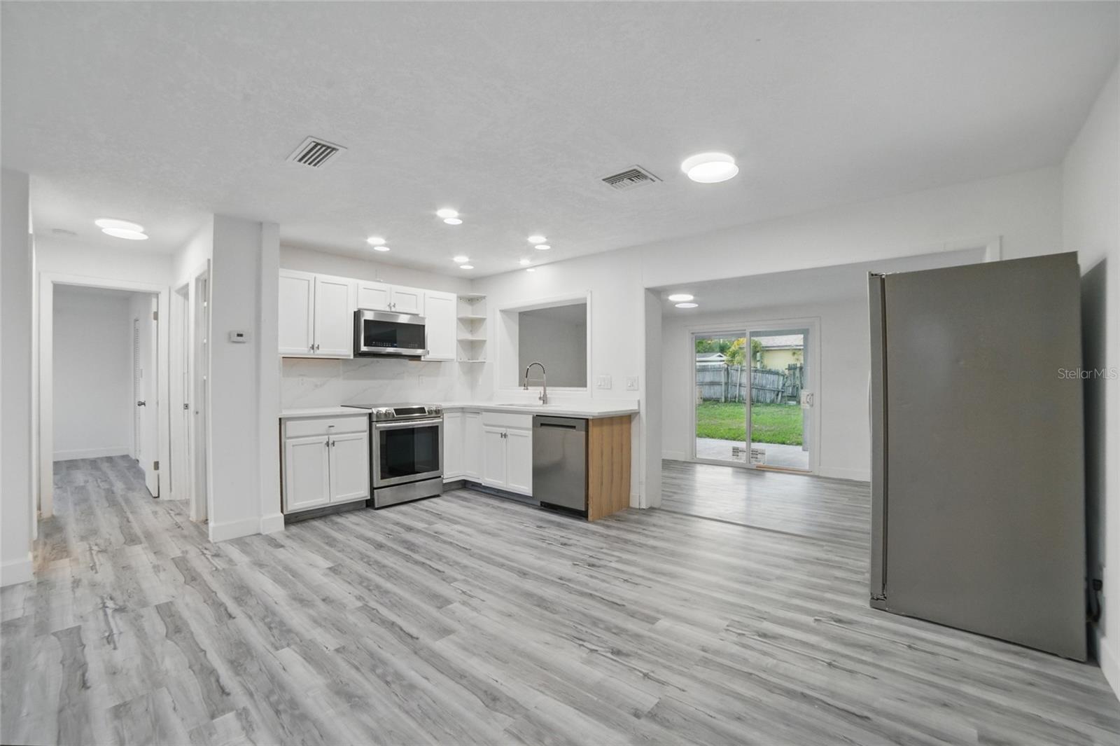 Image 10 of 26 For 3927 Citadel Drive