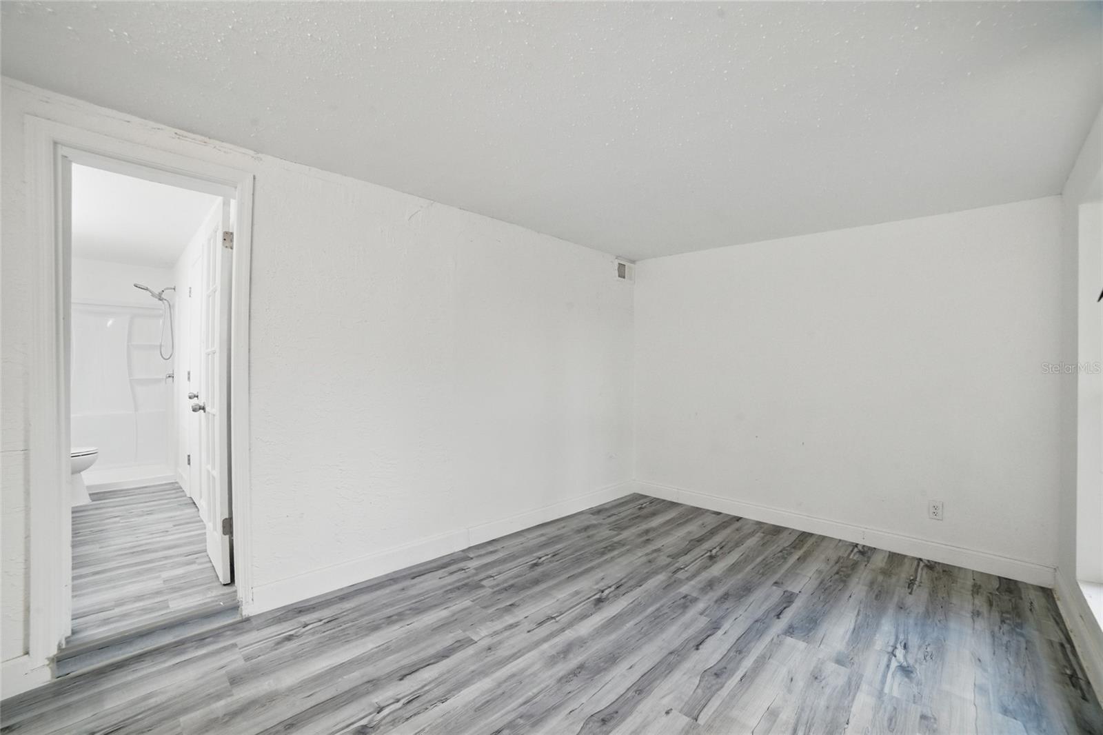Image 18 of 26 For 3927 Citadel Drive