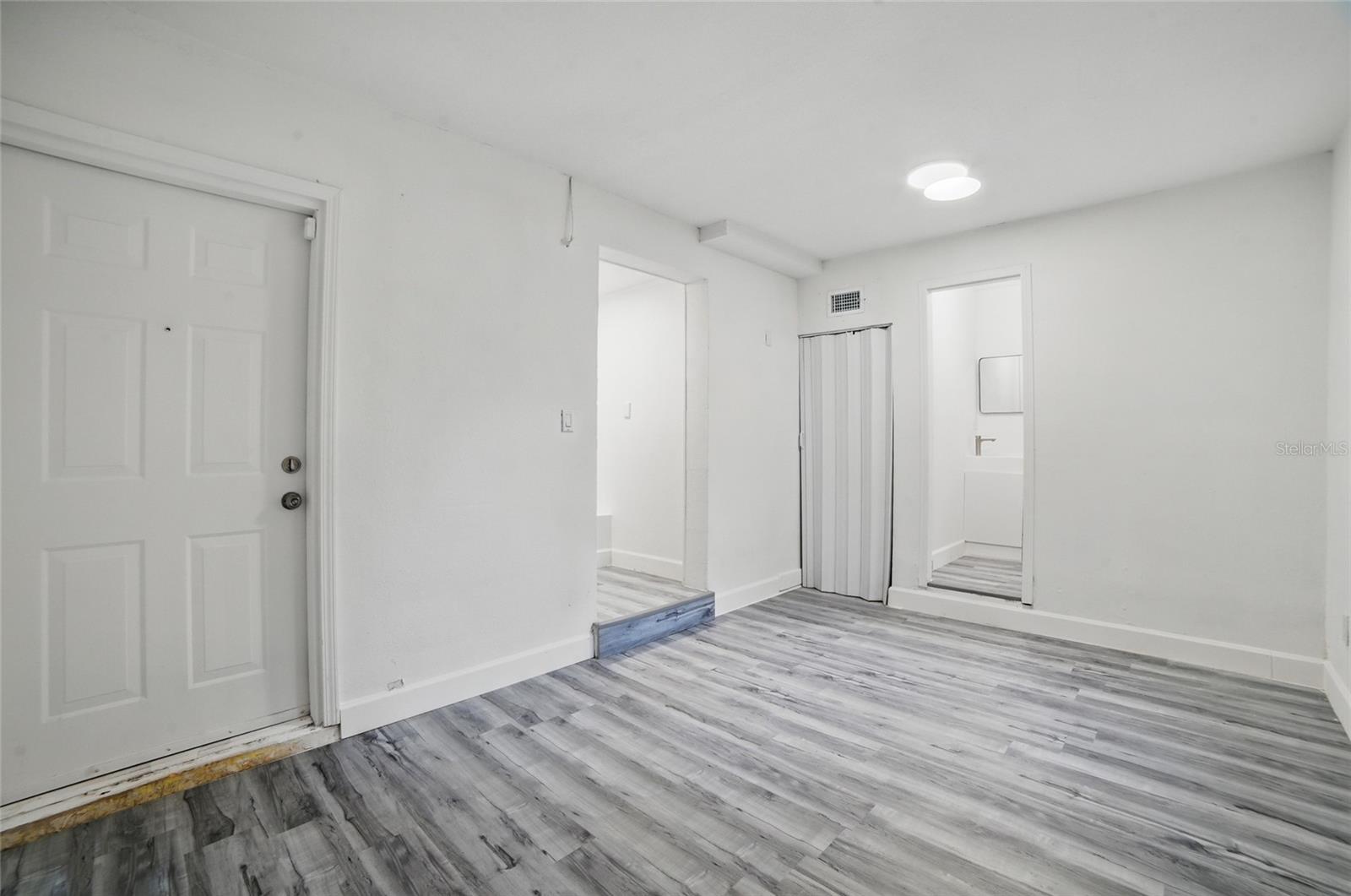Image 19 of 26 For 3927 Citadel Drive