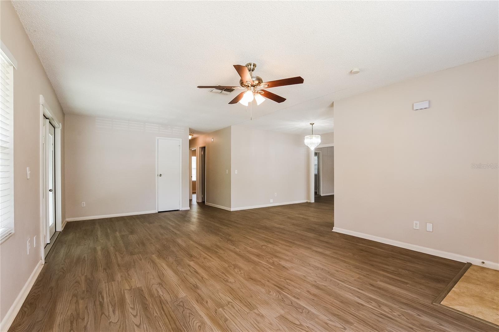 Image 4 of 16 For 705 Woodlawn Drive