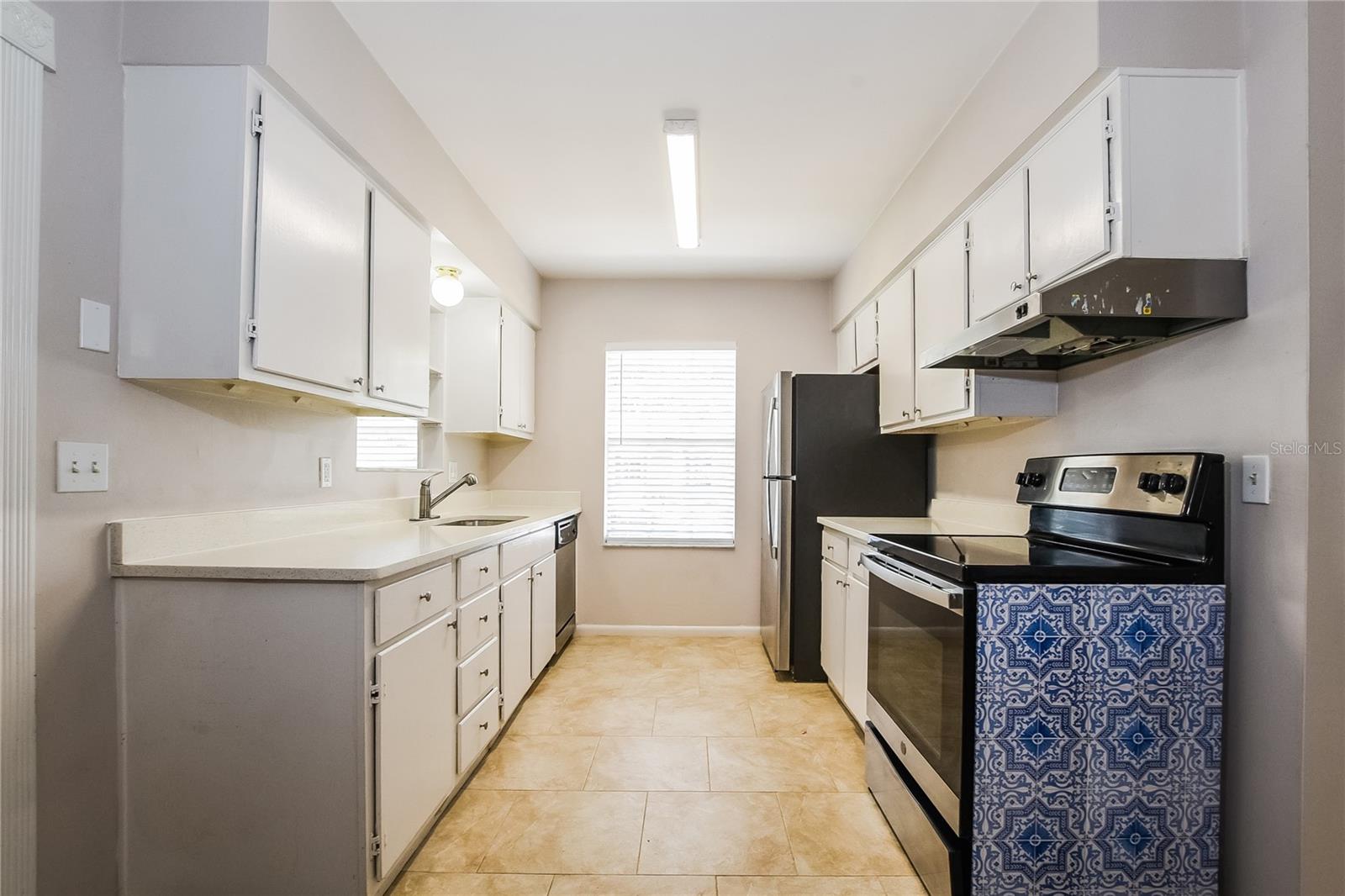 Image 9 of 16 For 705 Woodlawn Drive