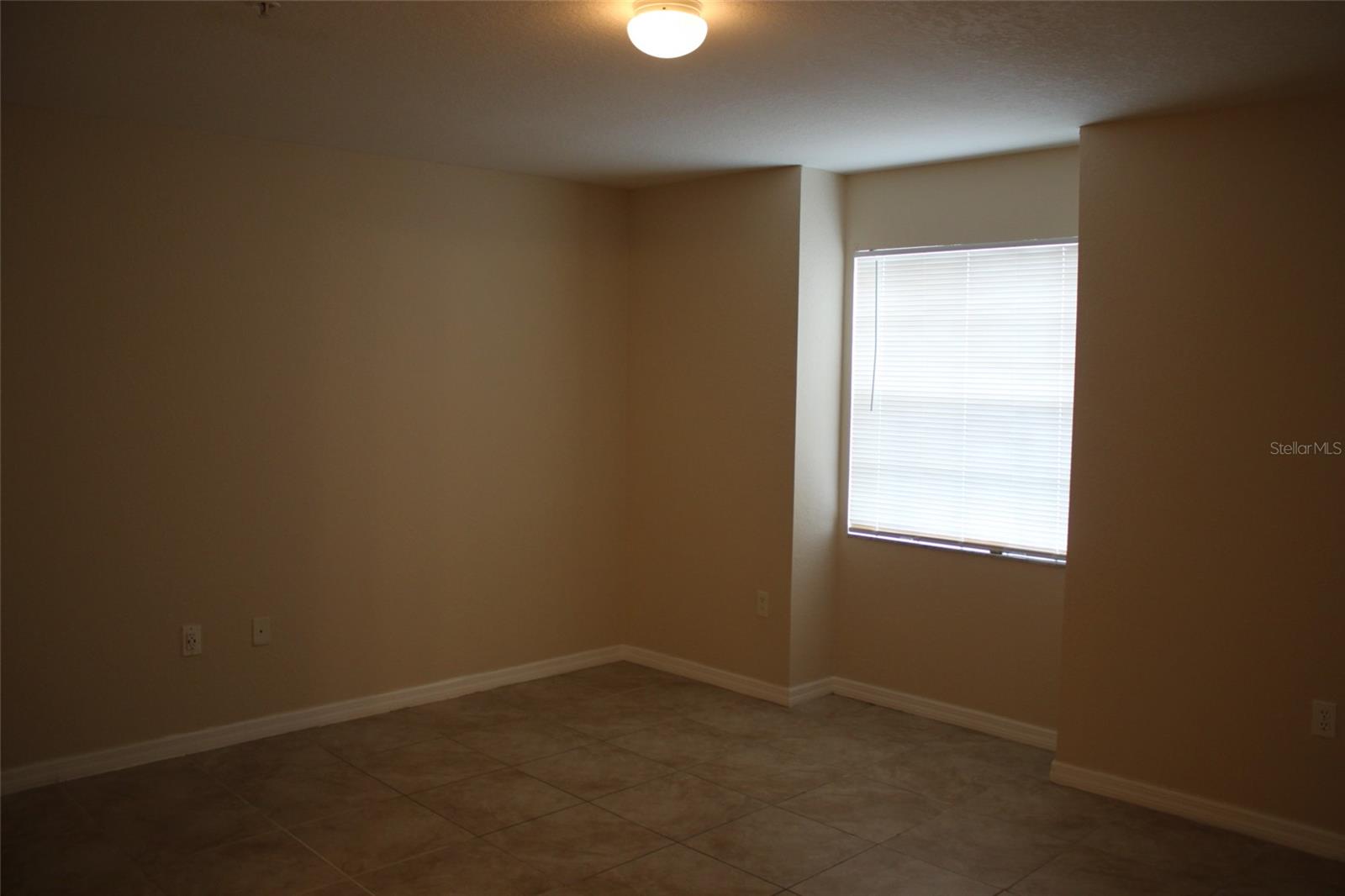 Image 13 of 30 For 13838 Fairway Island Drive 1421
