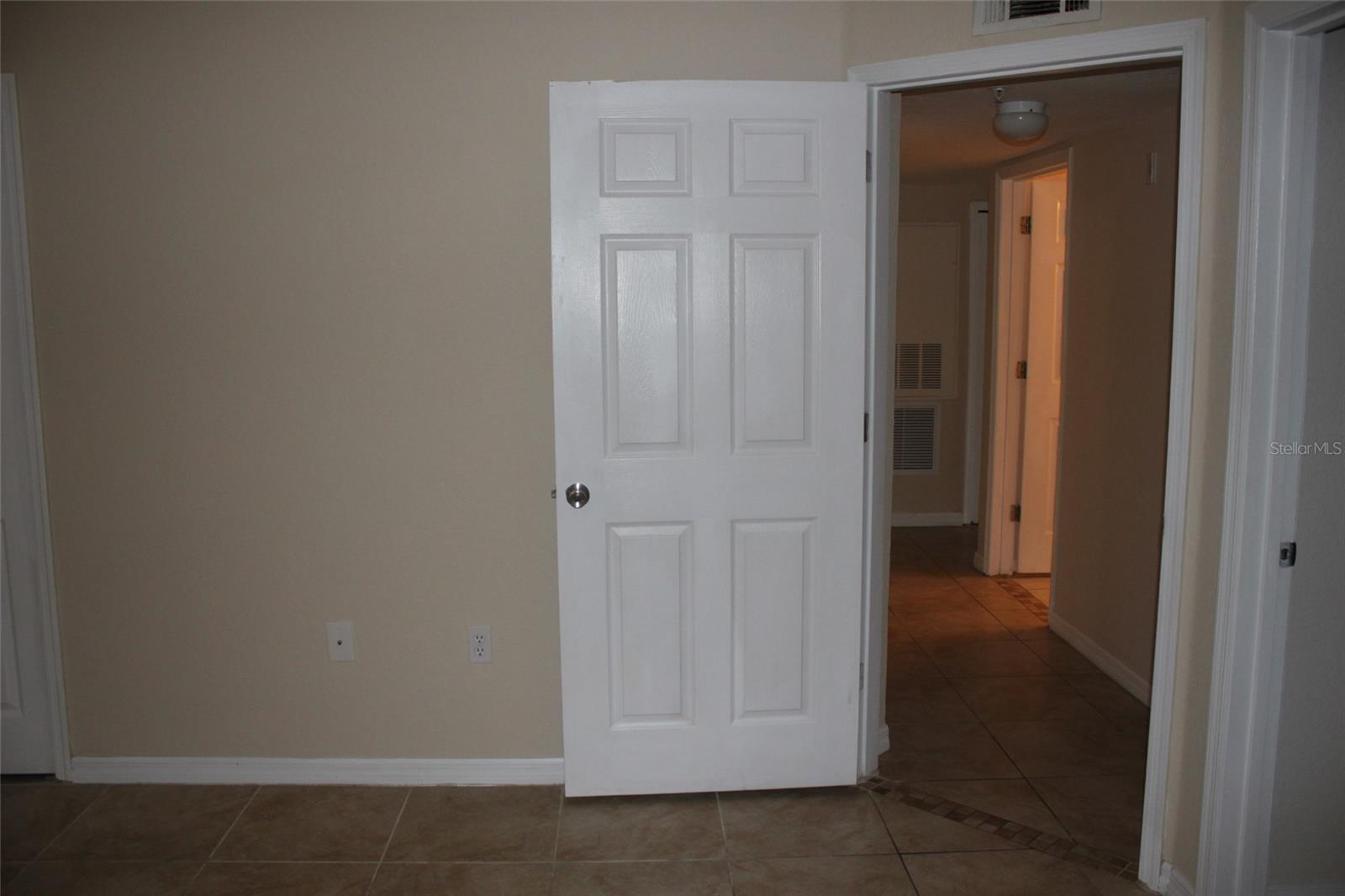 Image 15 of 30 For 13838 Fairway Island Drive 1421