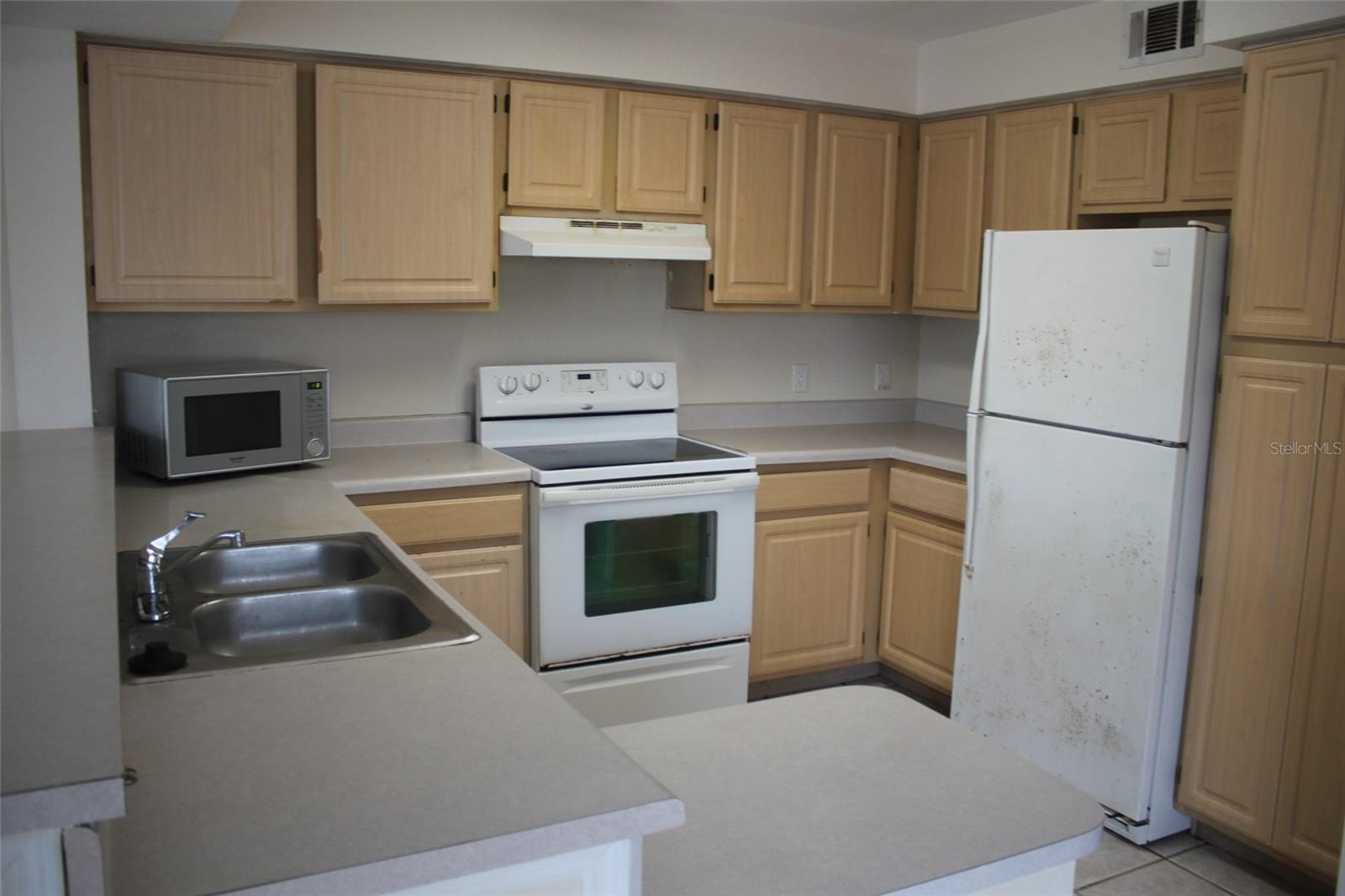 Image 3 of 30 For 13838 Fairway Island Drive 1421