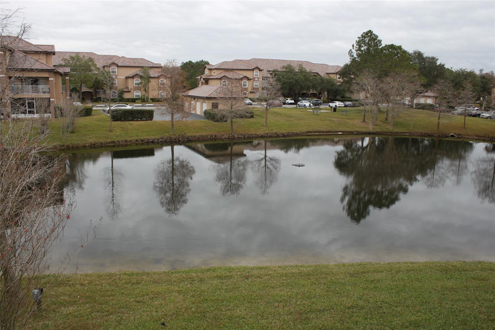Image 5 of 30 For 13838 Fairway Island Drive 1421