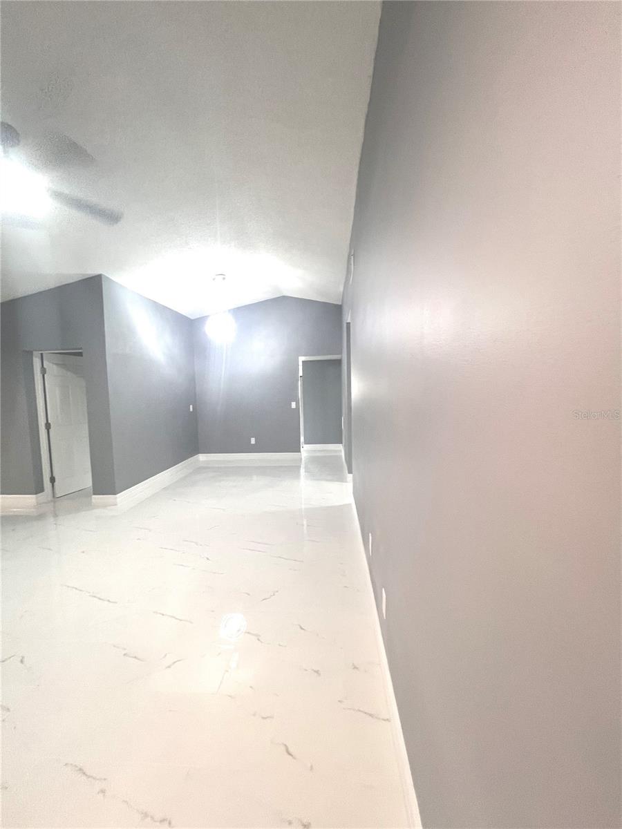 Image 12 of 41 For 11373 Darlington Drive