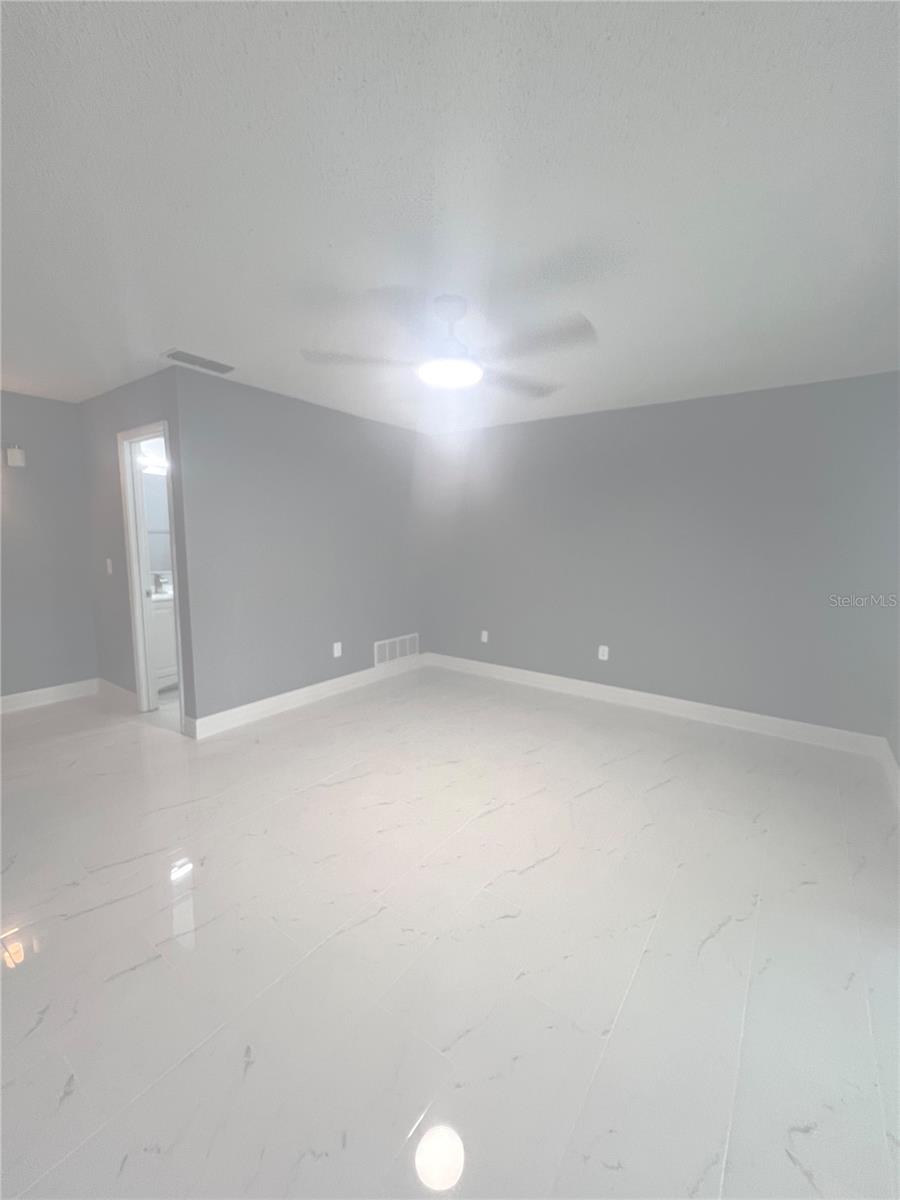 Image 21 of 41 For 11373 Darlington Drive