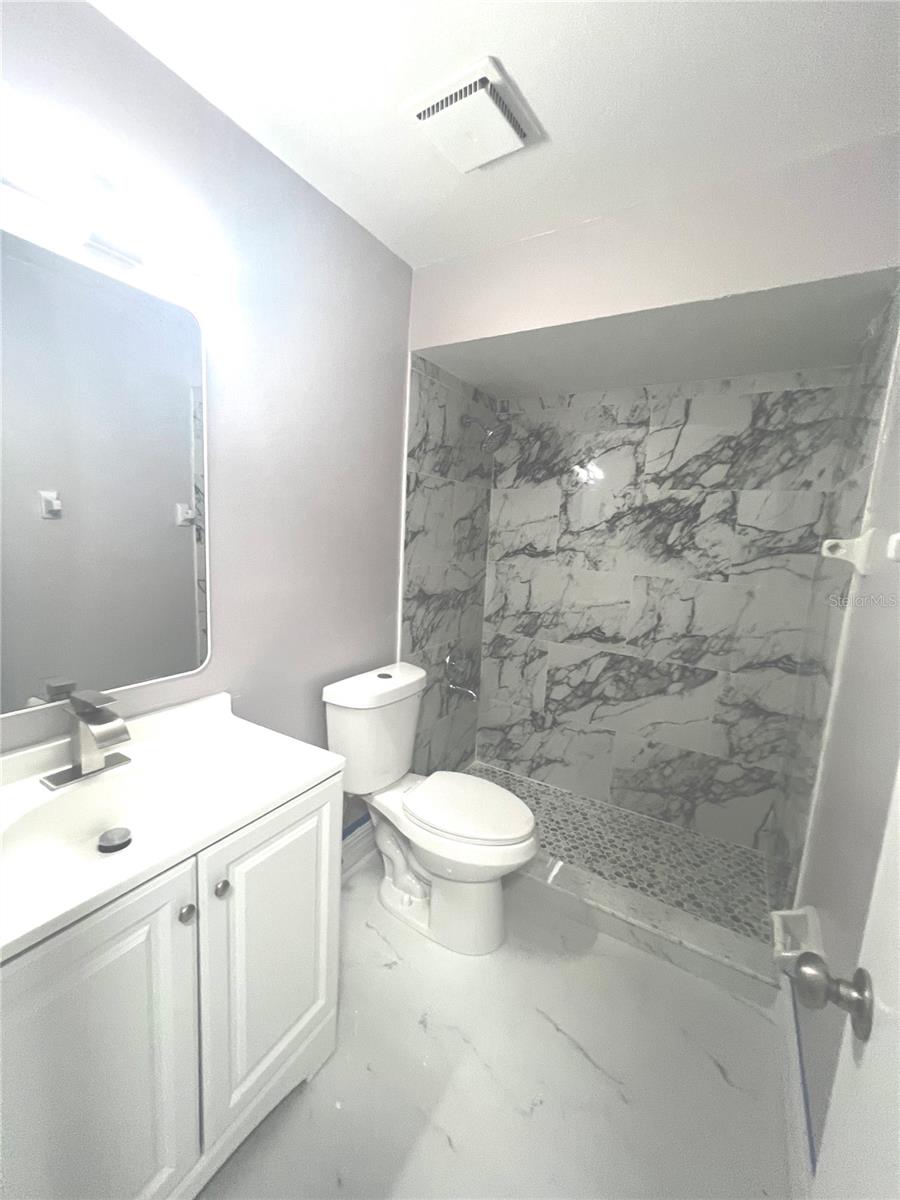Image 23 of 41 For 11373 Darlington Drive