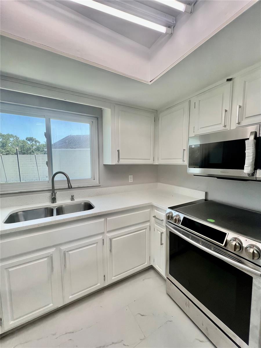 Image 25 of 41 For 11373 Darlington Drive