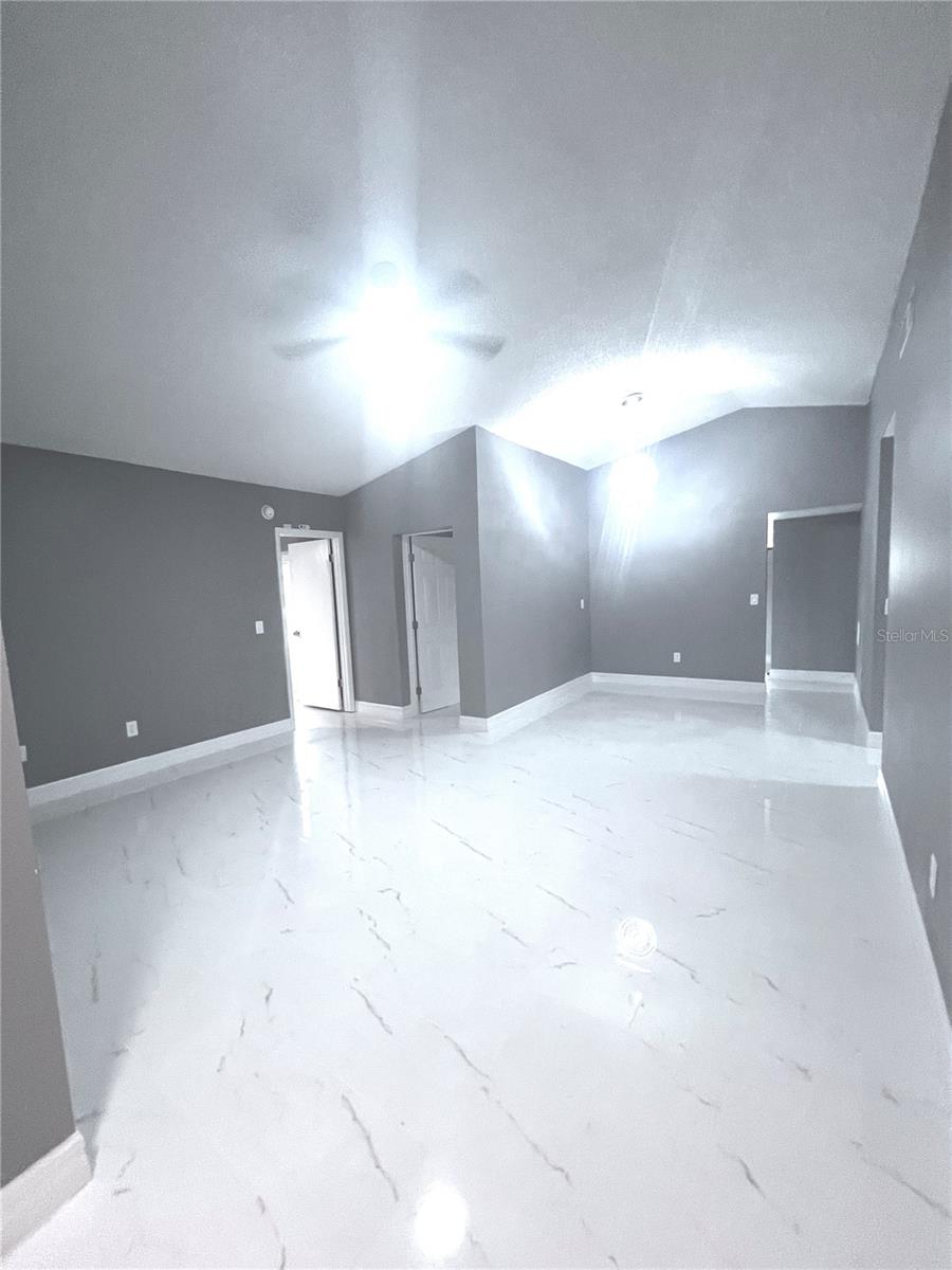 Image 8 of 41 For 11373 Darlington Drive