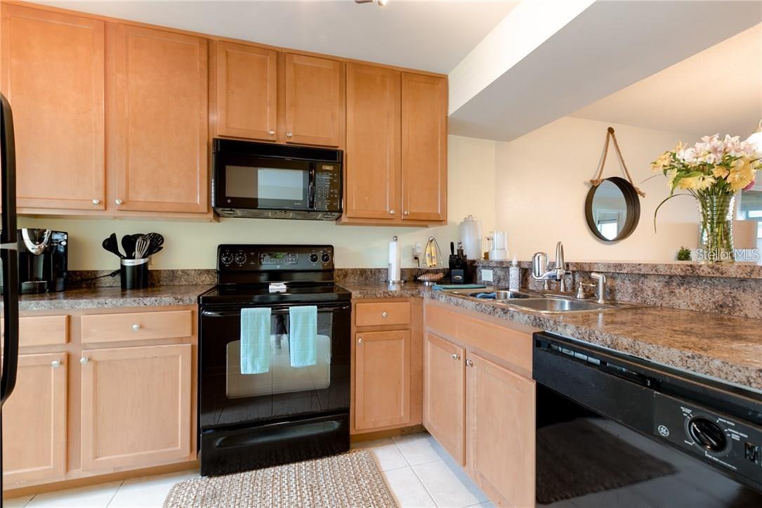 Image 3 of 13 For 2818 Plaza Terrace Drive 2818