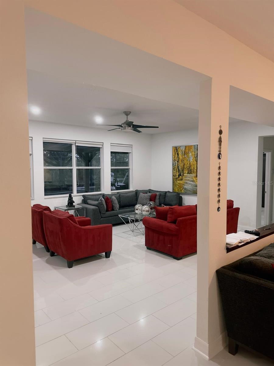 Image 4 of 62 For 10148 Malpas Point