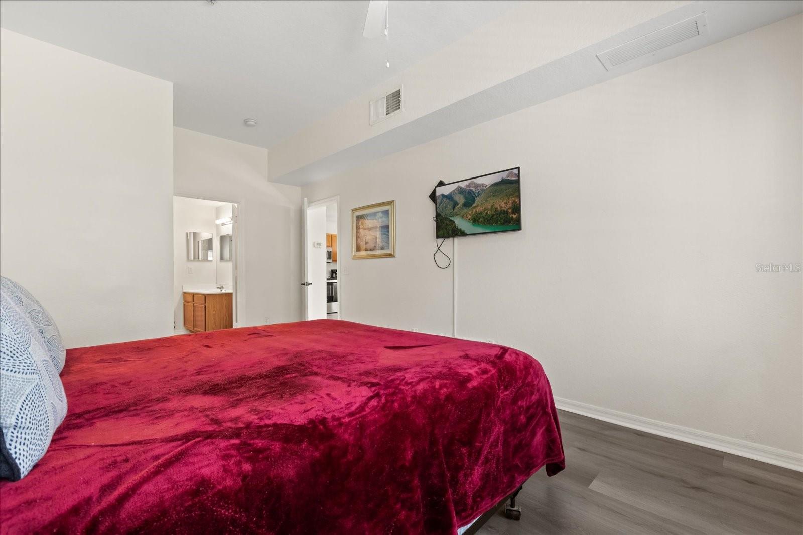 Image 13 of 41 For 2624 Lodi Circle 101