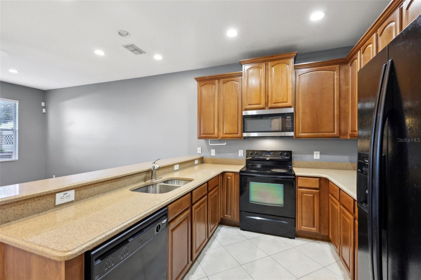Image 4 of 48 For 585 Cruz Bay Circle