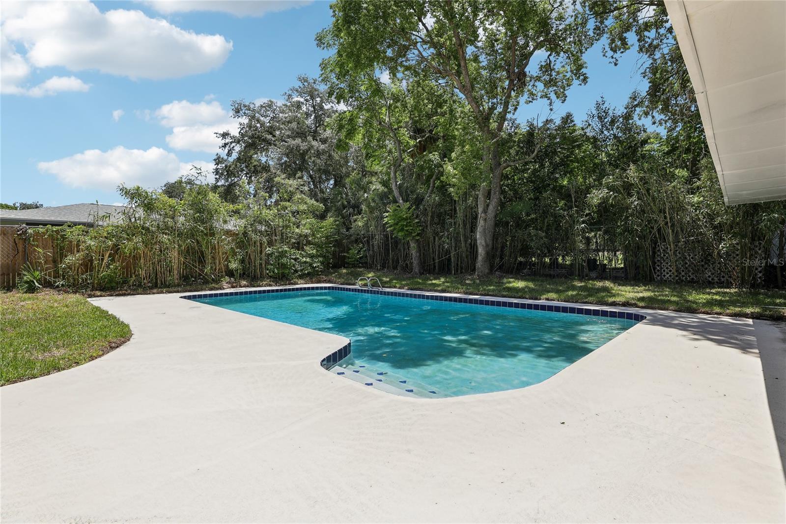 Image 37 of 40 For 641 Peachwood Drive