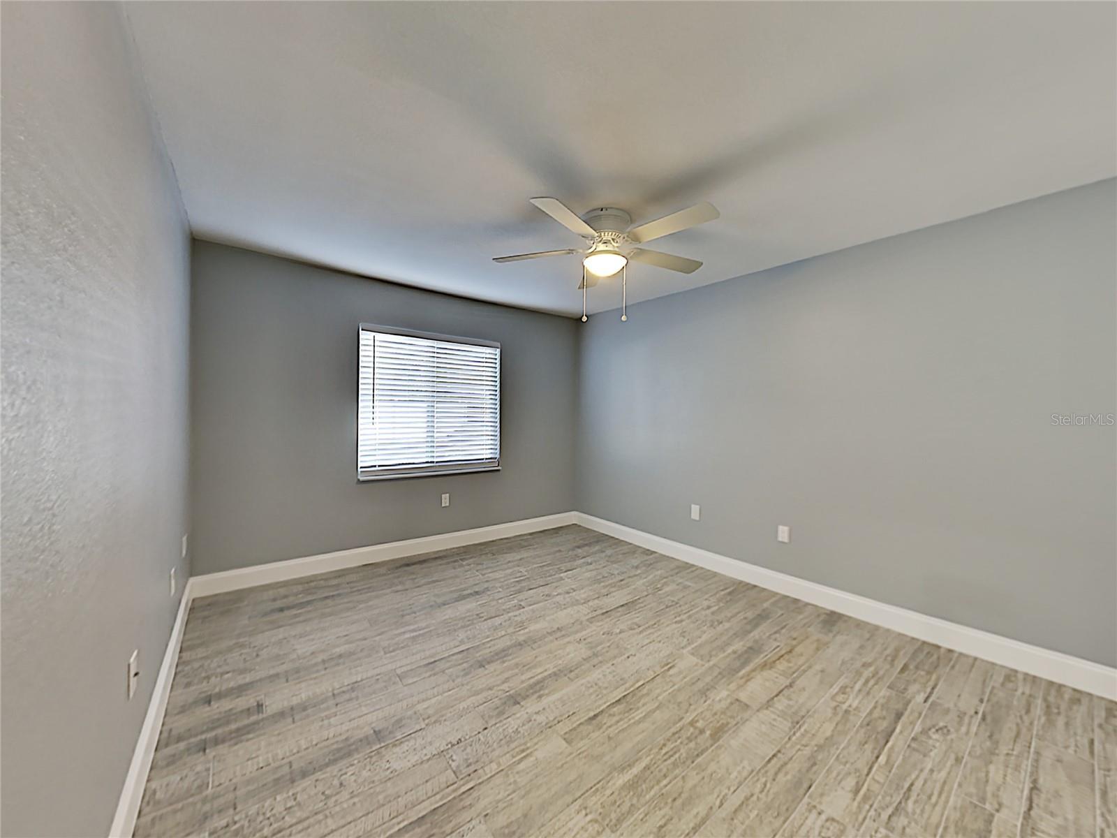 Image 10 of 15 For 525 Conway Road 211