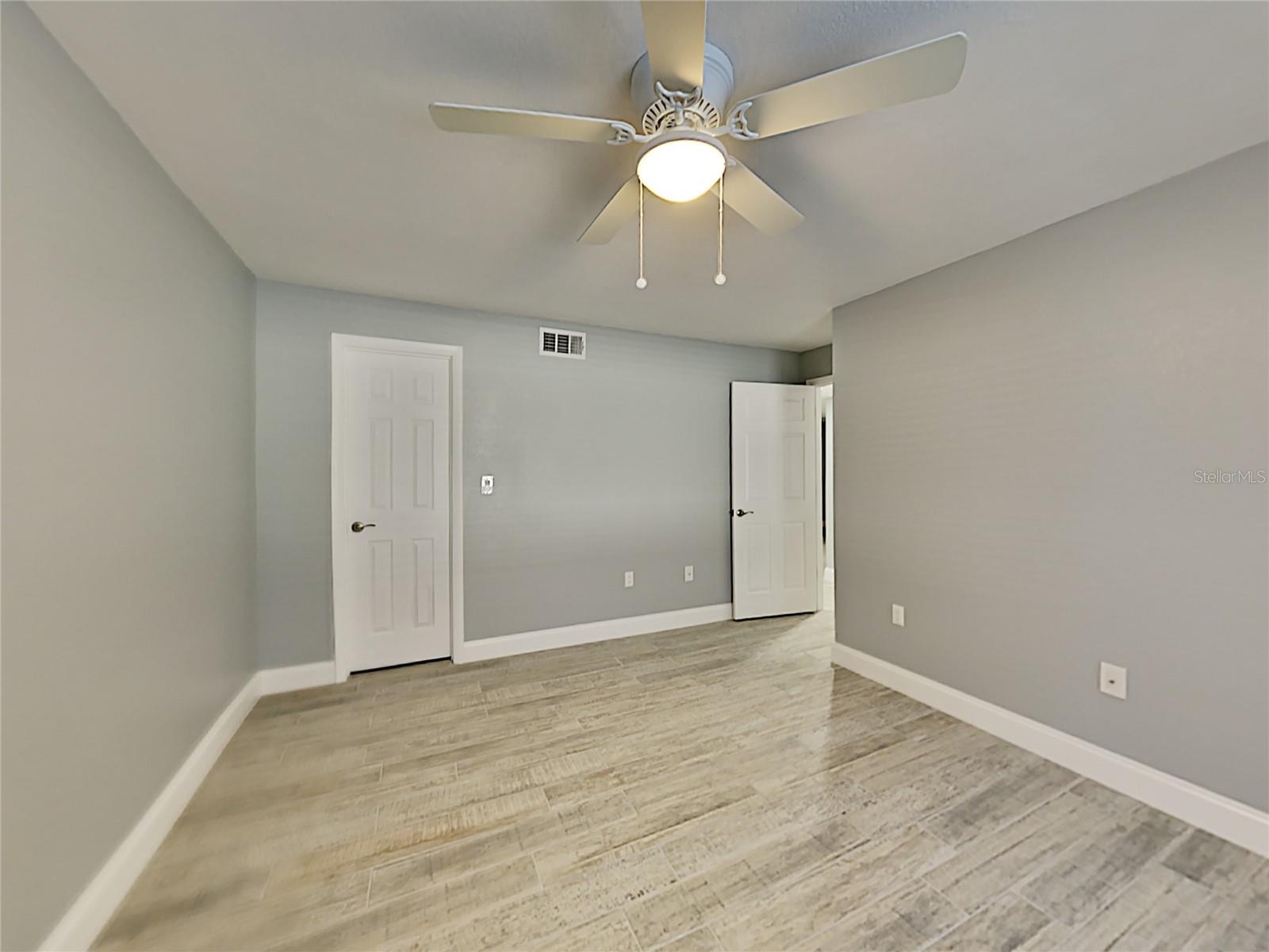 Image 12 of 15 For 525 Conway Road 211