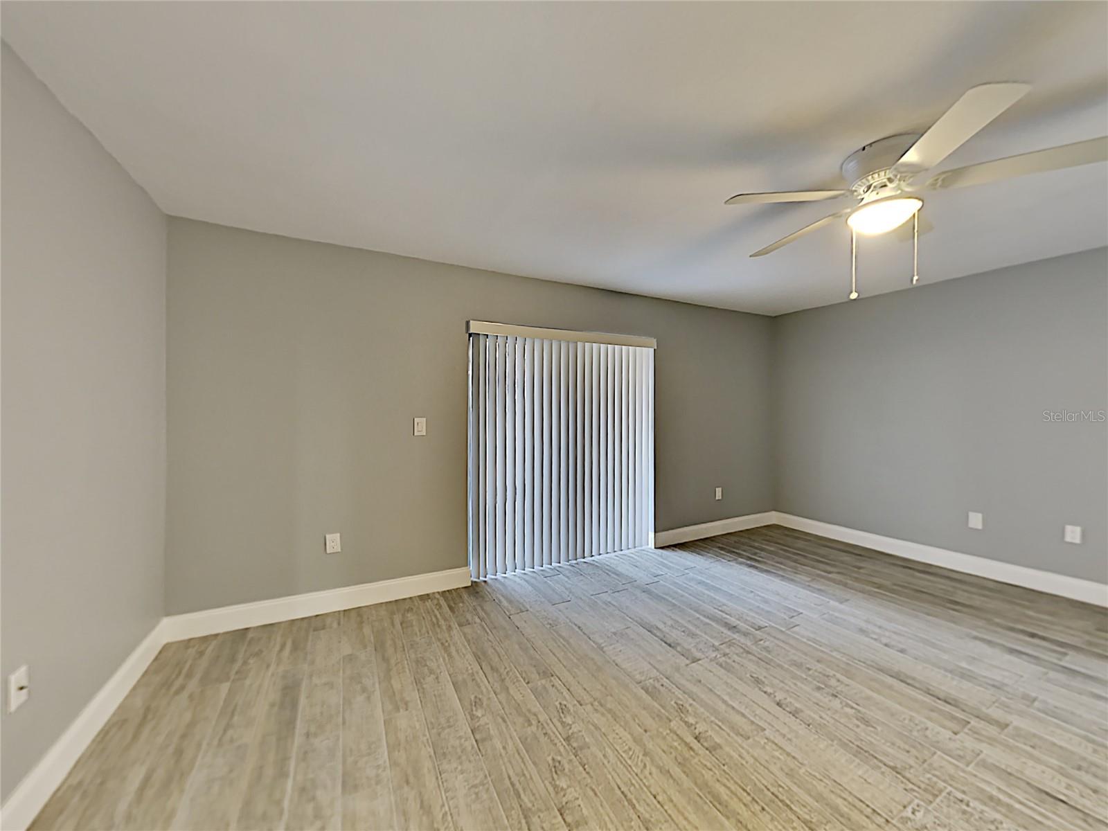Image 2 of 15 For 525 Conway Road 211