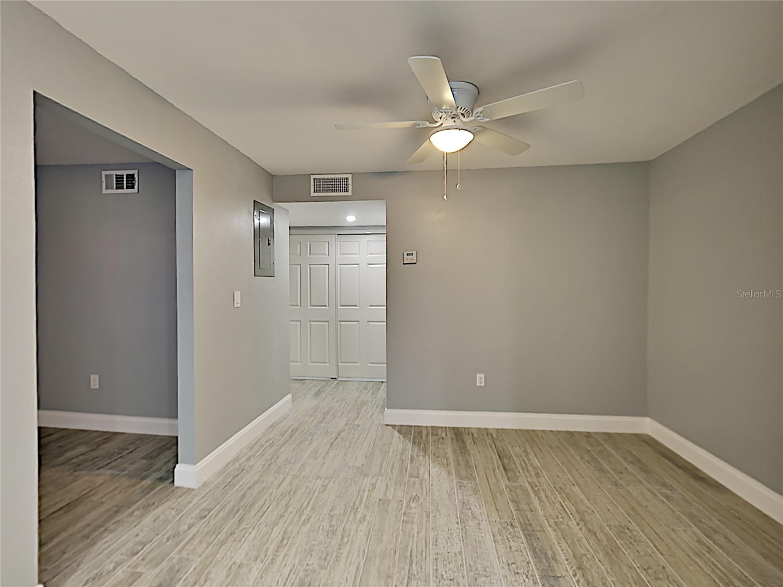 Image 8 of 15 For 525 Conway Road 211
