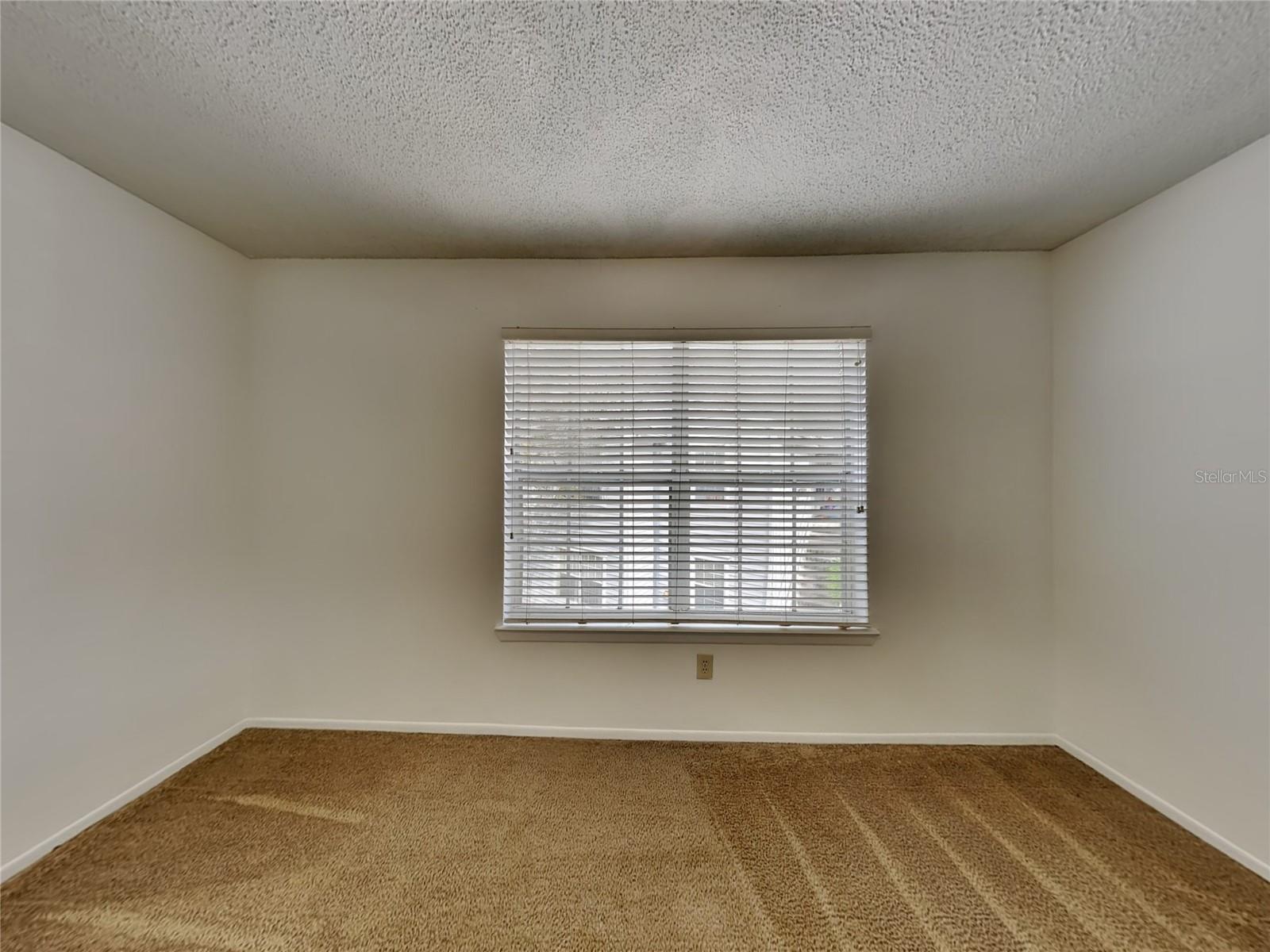 Image 13 of 15 For 1221 Bermuda Lakes Lane 204