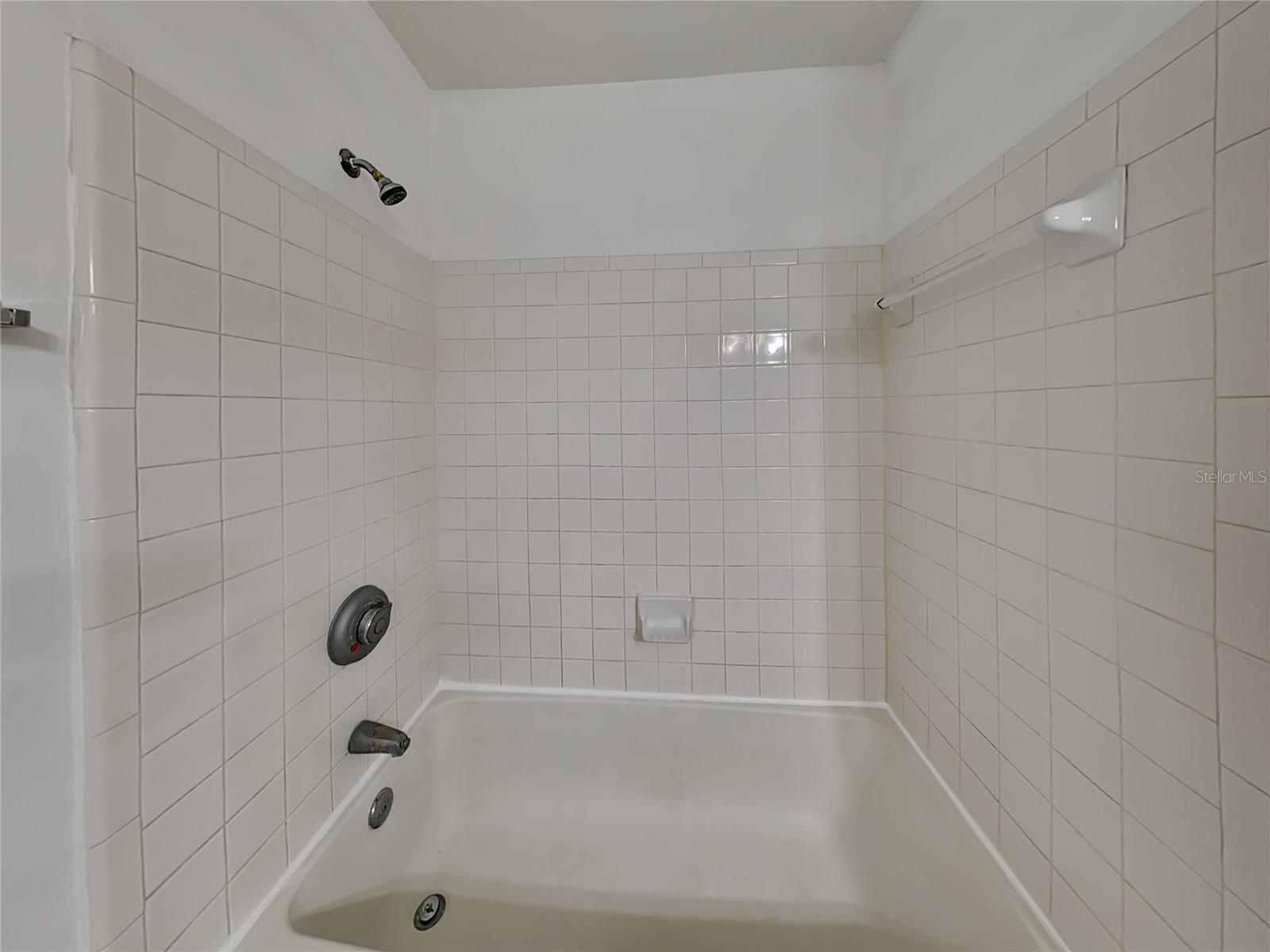 Image 15 of 15 For 1221 Bermuda Lakes Lane 204