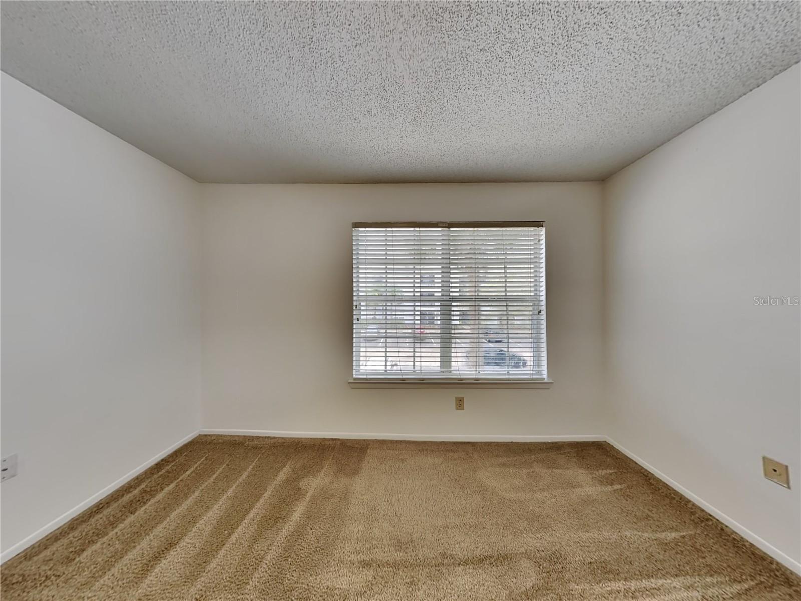 Image 6 of 15 For 1221 Bermuda Lakes Lane 204