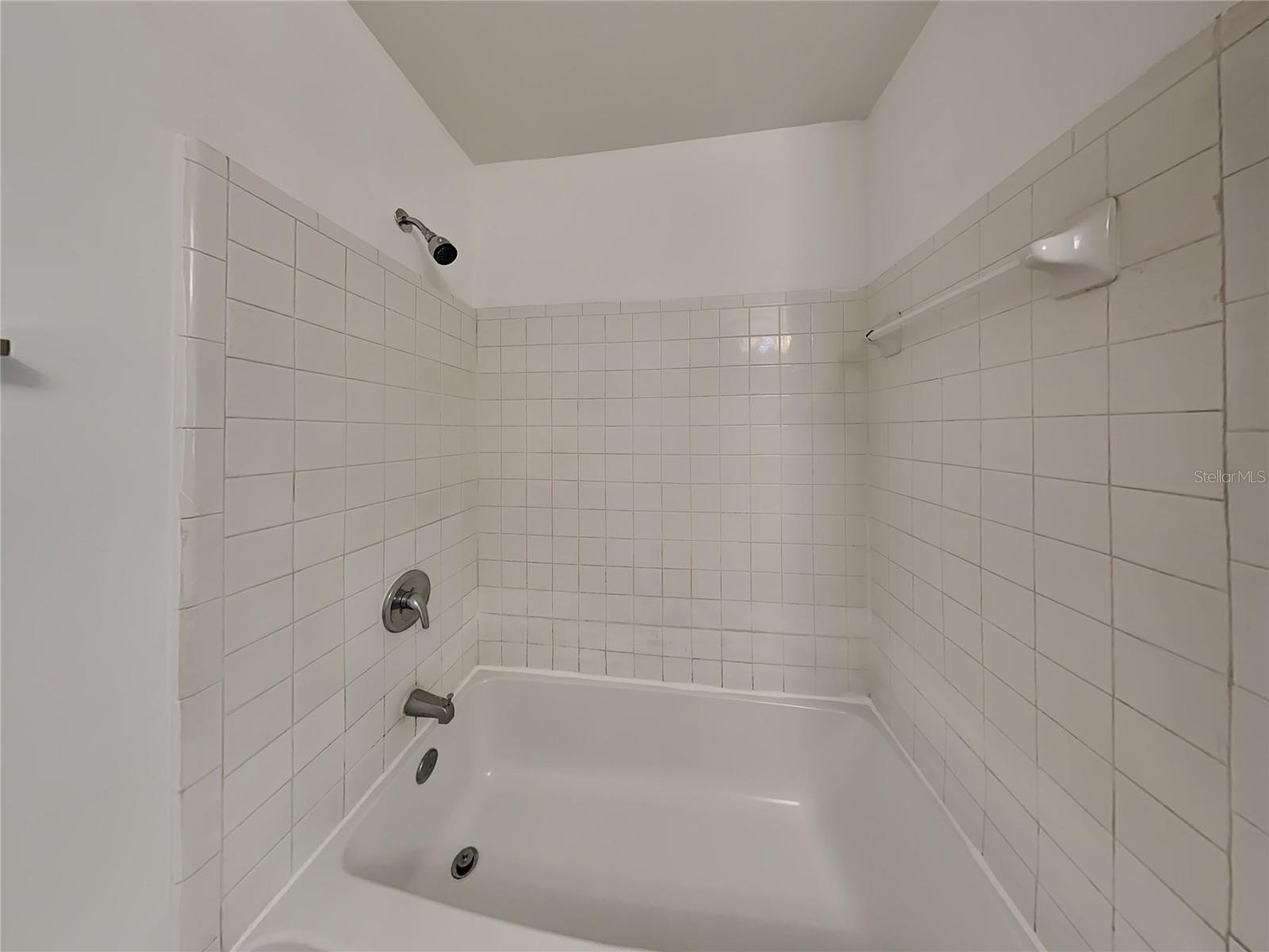 Image 9 of 15 For 1221 Bermuda Lakes Lane 204