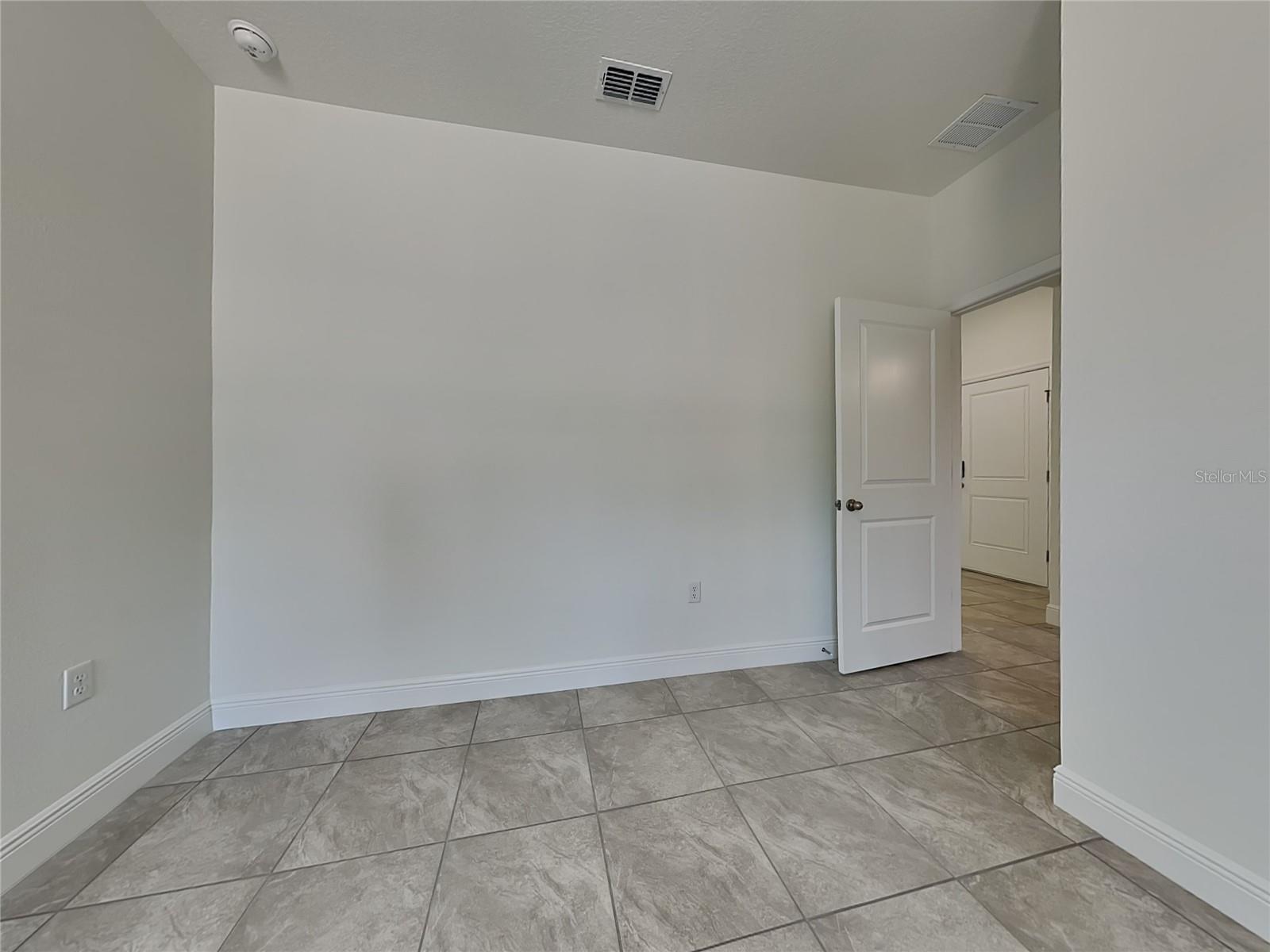 Image 12 of 16 For 604 Marion Oaks Boulevard