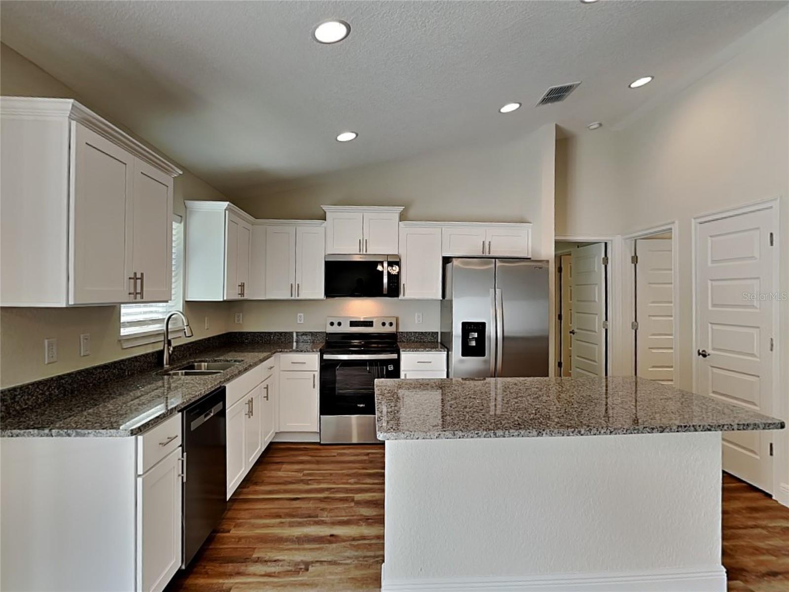 Image 3 of 16 For 5 Emerald Trail Place