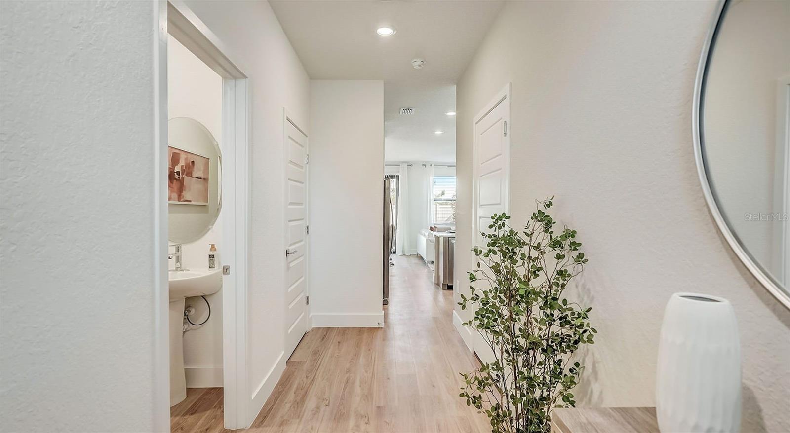 Image 22 of 29 For 8044 Gulfstream Court Amber 8089