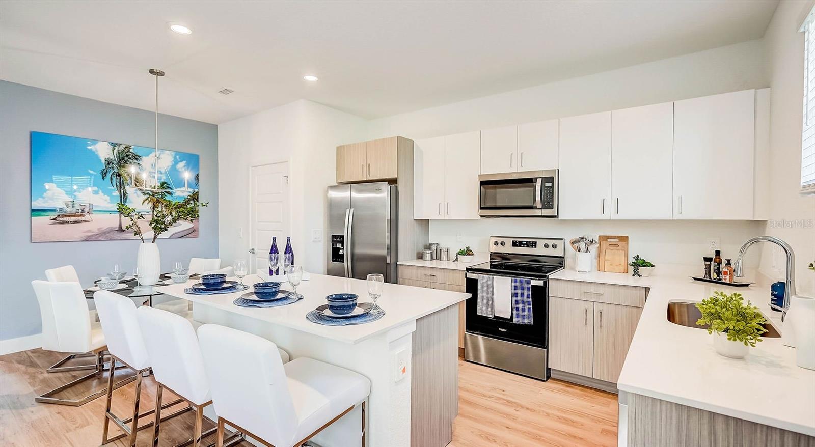 Image 3 of 29 For 8044 Gulfstream Court Amber 8089