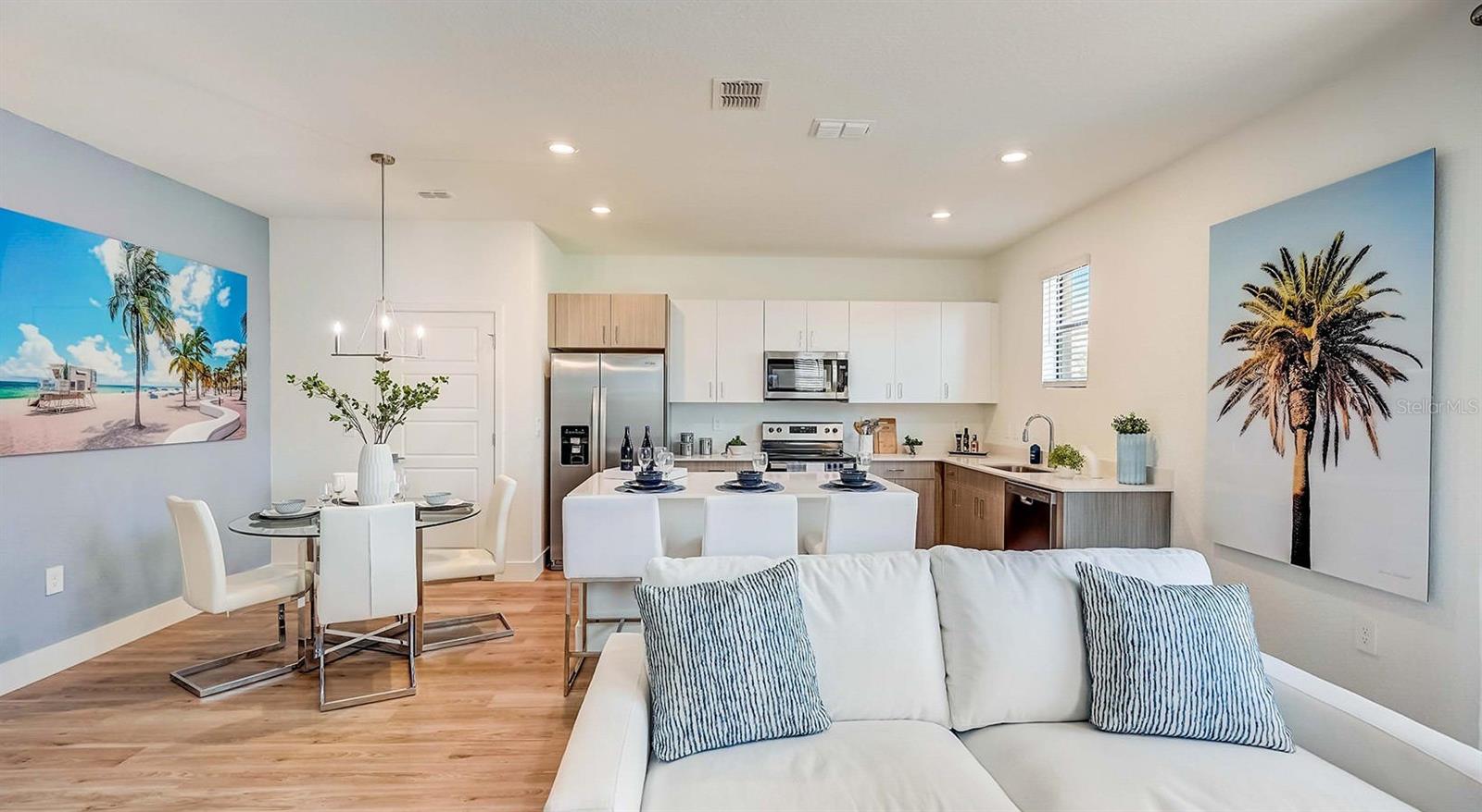 Image 4 of 29 For 8044 Gulfstream Court Amber 8089