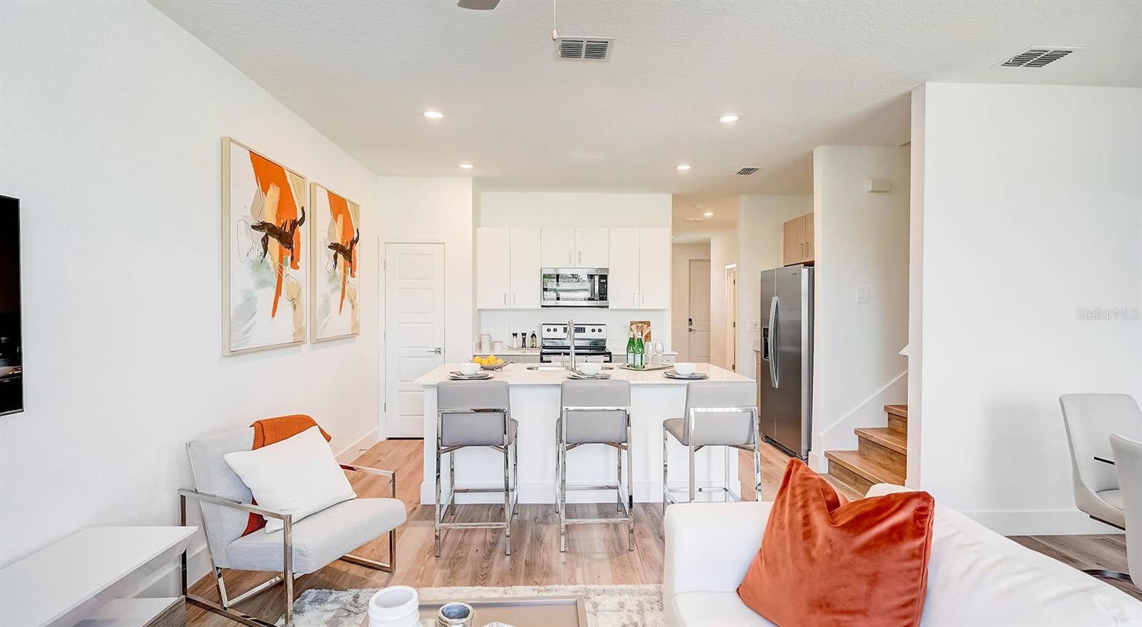 Image 6 of 29 For 8044 Gulfstream Court Amber 8089