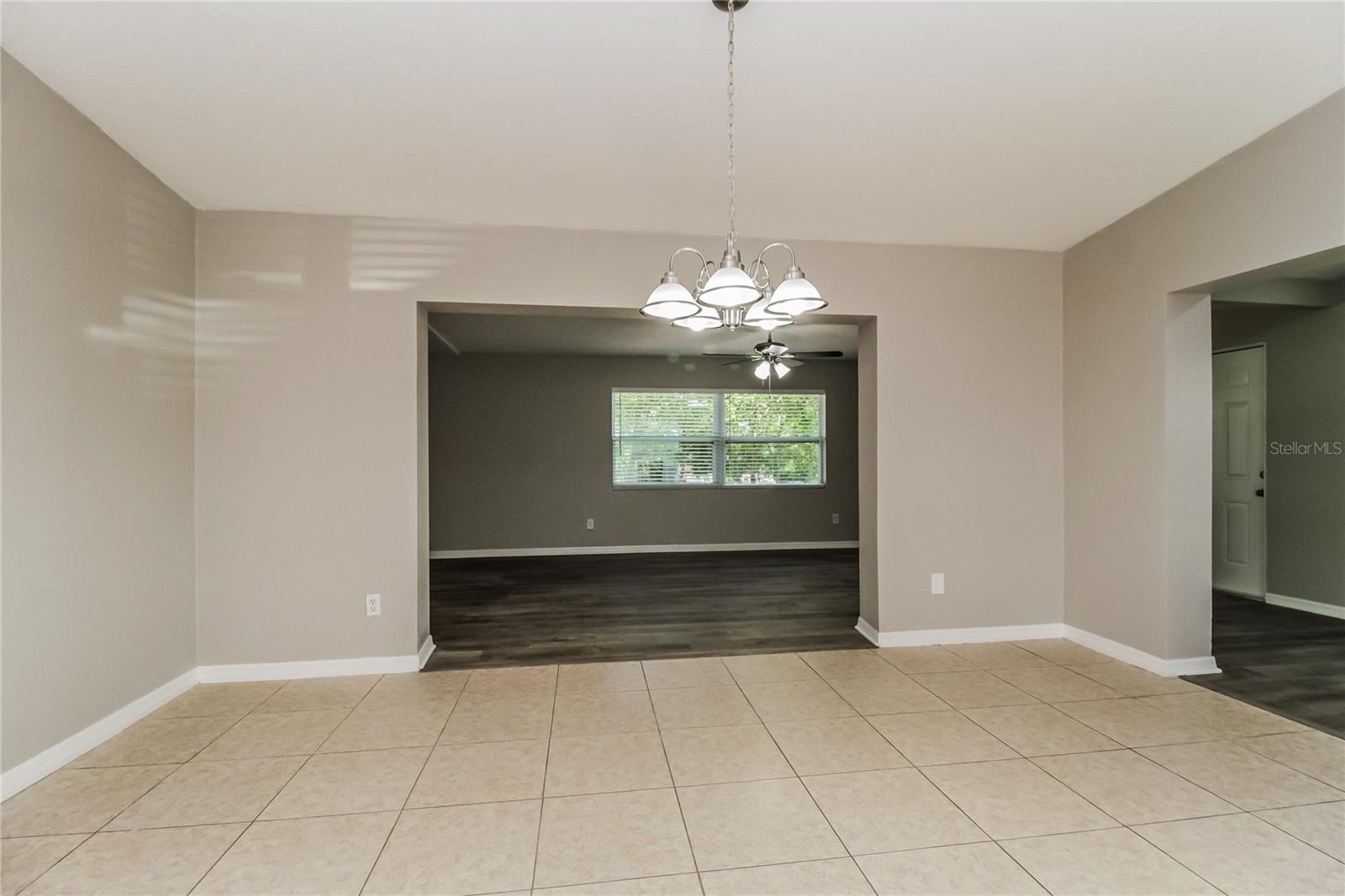 Image 6 of 16 For 6007 Oakcrest Circle