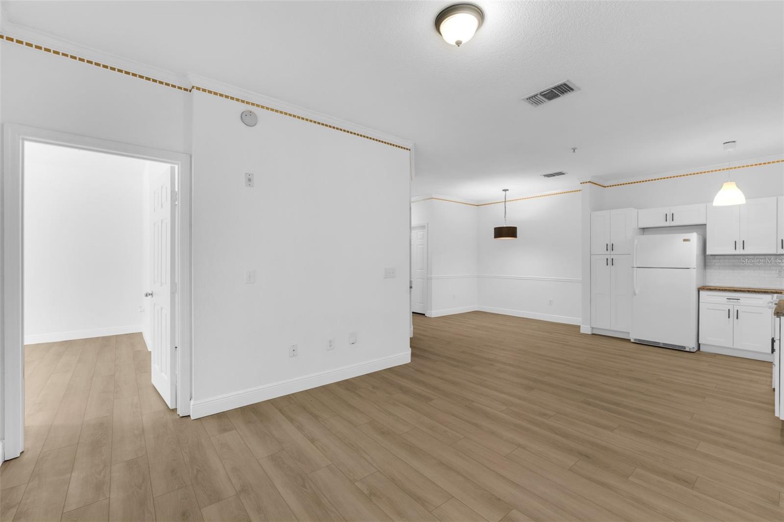 Image 14 of 32 For 3561 Conroy Road 216