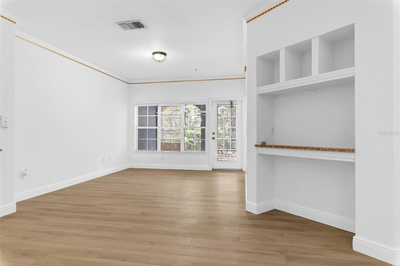 Image 7 of 32 For 3561 Conroy Road 216